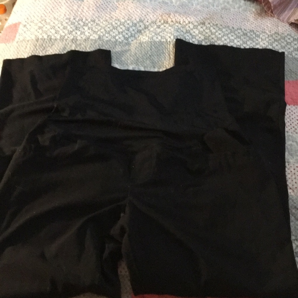 Black maternity pants.